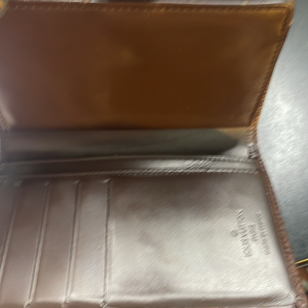 Louis Vuitton Epi Kisslock Brown Wallet - Picture 4 of 10